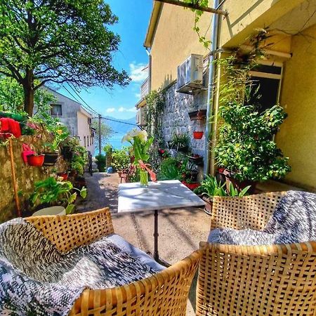 Apartment On The Shore Of The Bay Of Kotor With Free Wi-Fi מראה חיצוני תמונה