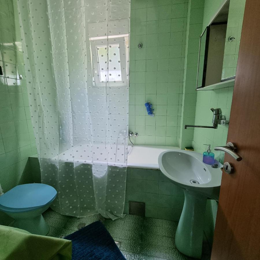 Apartment On The Shore Of The Bay Of Kotor With Free Wi-Fi מראה חיצוני תמונה